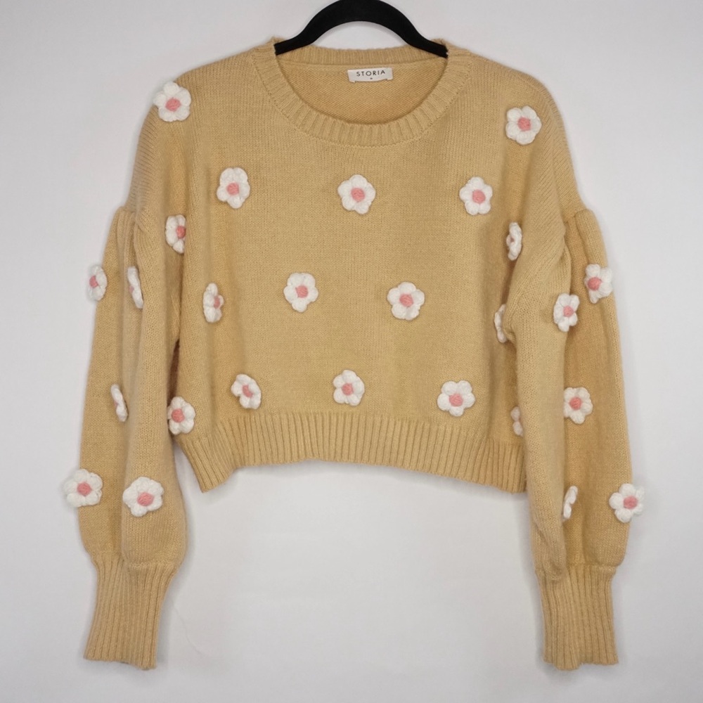 Storia Crop Sweater with White Floral Details